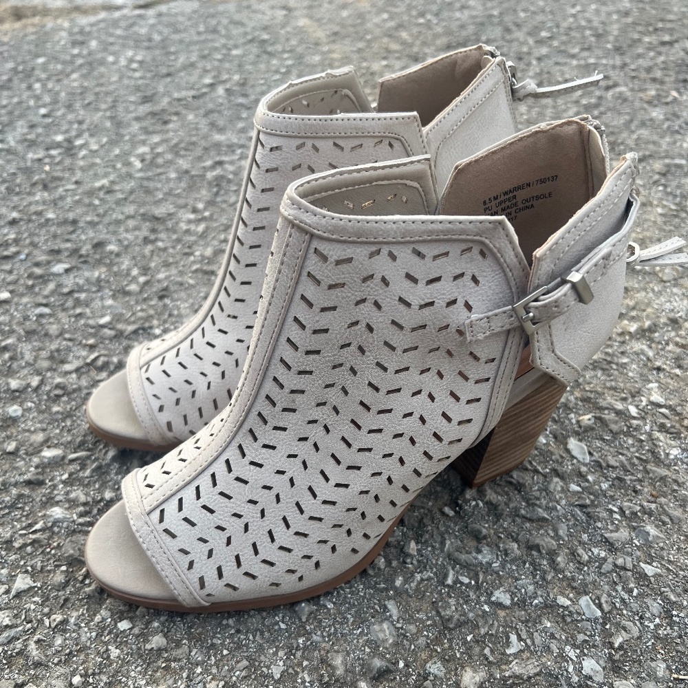 Women's Size 8.5 Medium Heel Boots Tan Breathable Night Out Business Fancy - Picture 2 of 8